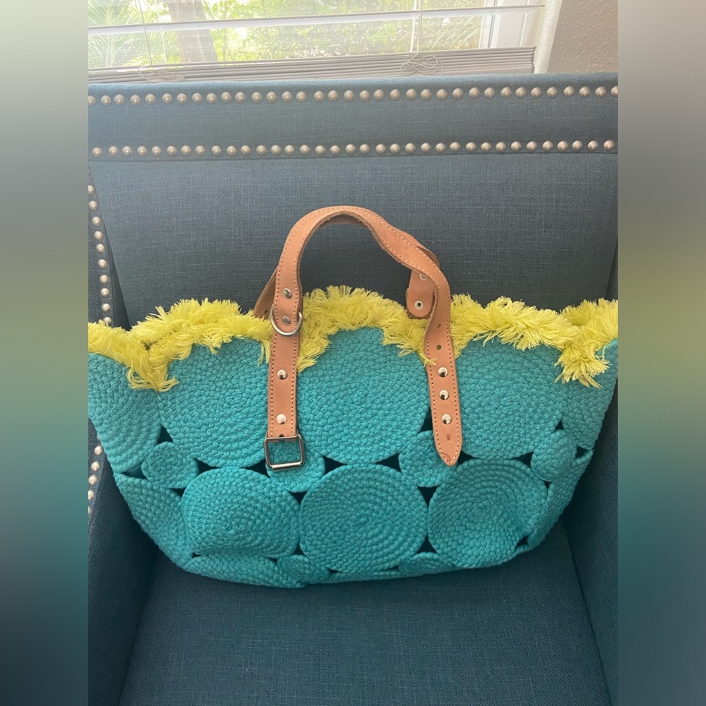 Gorgeous Large Round Woven Circle Fabric Pattern Tote Beach Pool Leather straps